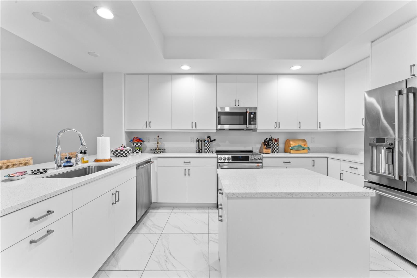 125 ISLAND WAY #404, CLEARWATER BEACH, FL, 33767