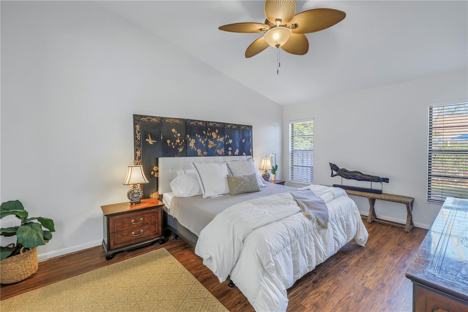 992 SAN CARLOS CT NE, ST PETERSBURG, FL, 33702