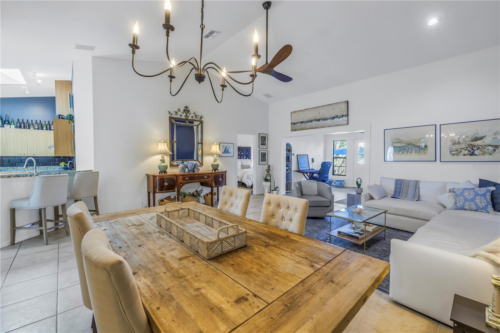 992 SAN CARLOS CT NE, ST PETERSBURG, FL, 33702