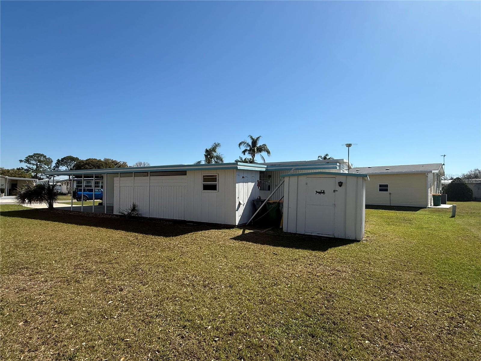 1127 BELMONT CIR, TAVARES, FL, 32778