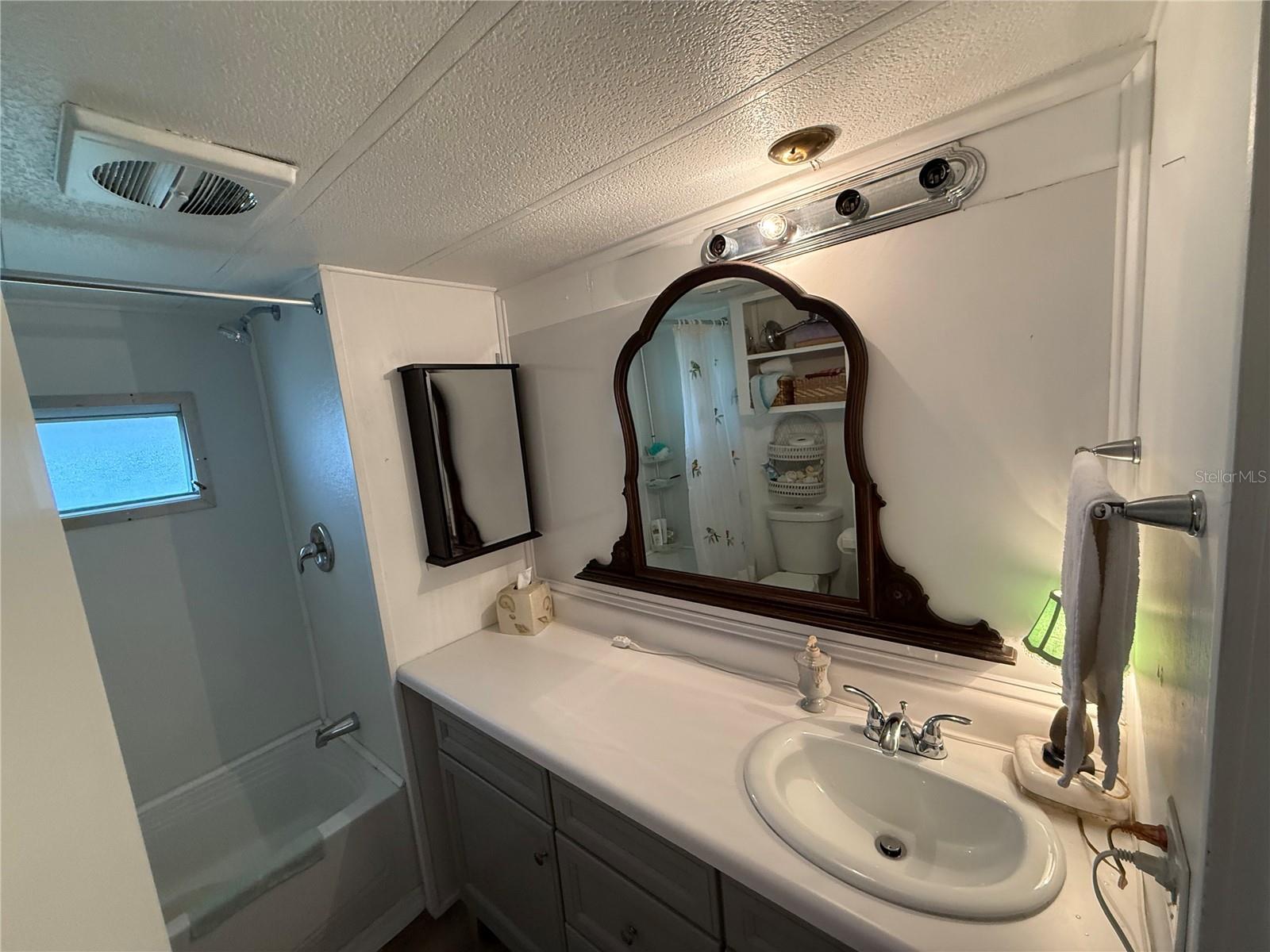 1127 BELMONT CIR, TAVARES, FL, 32778