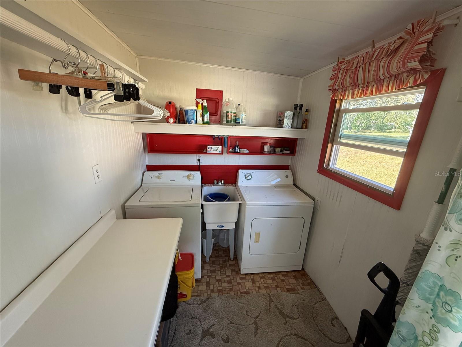 1127 BELMONT CIR, TAVARES, FL, 32778