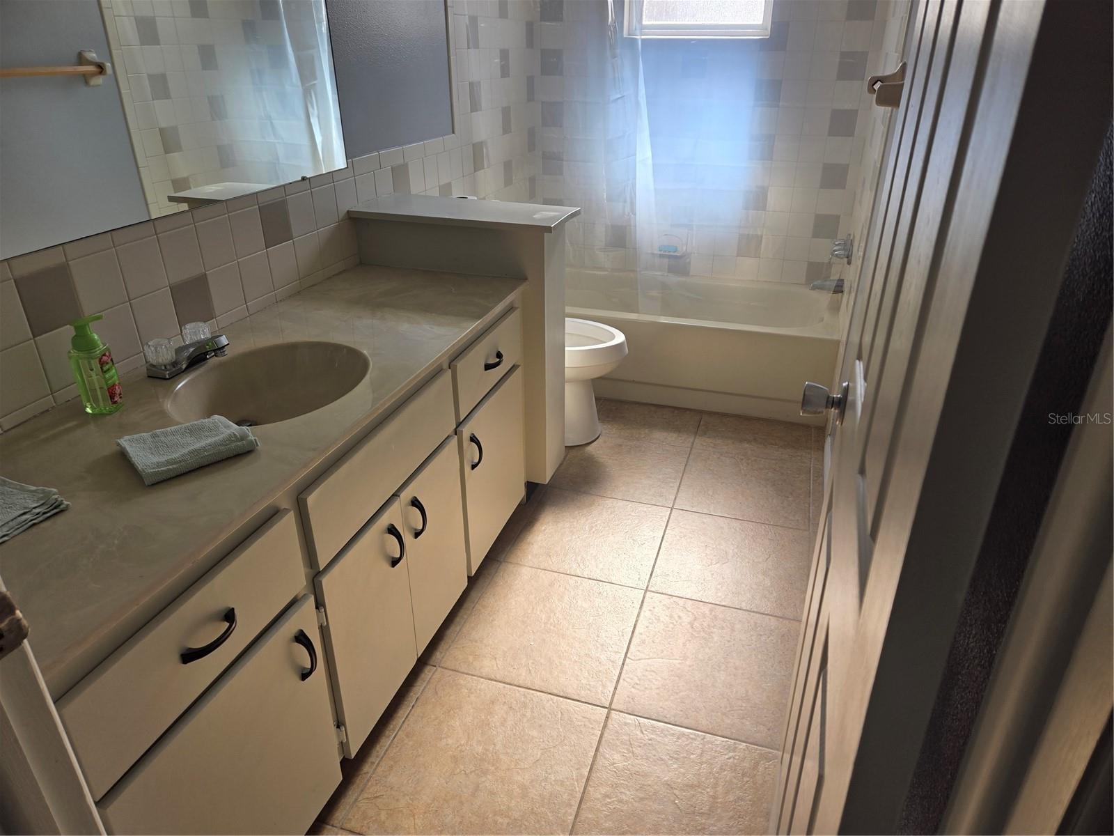 8615 NEWTON DR, PORT RICHEY, FL, 34668