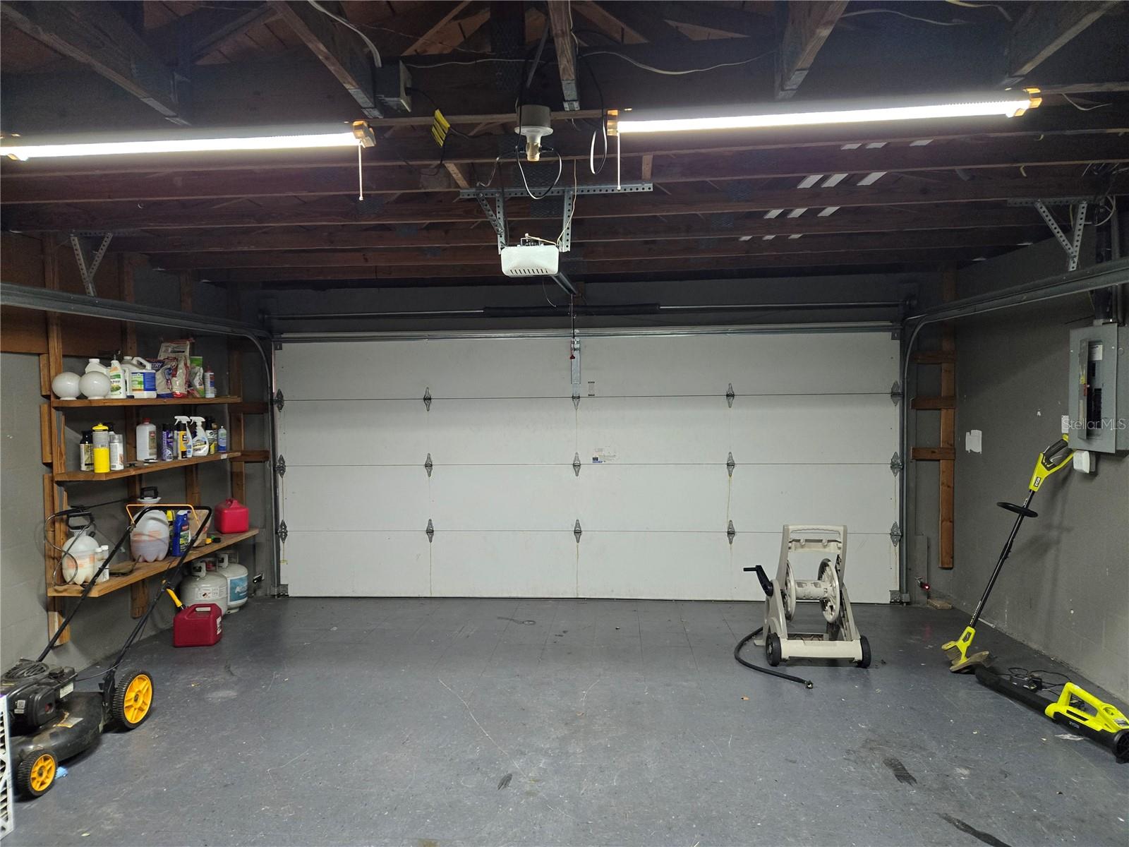 8615 NEWTON DR, PORT RICHEY, FL, 34668