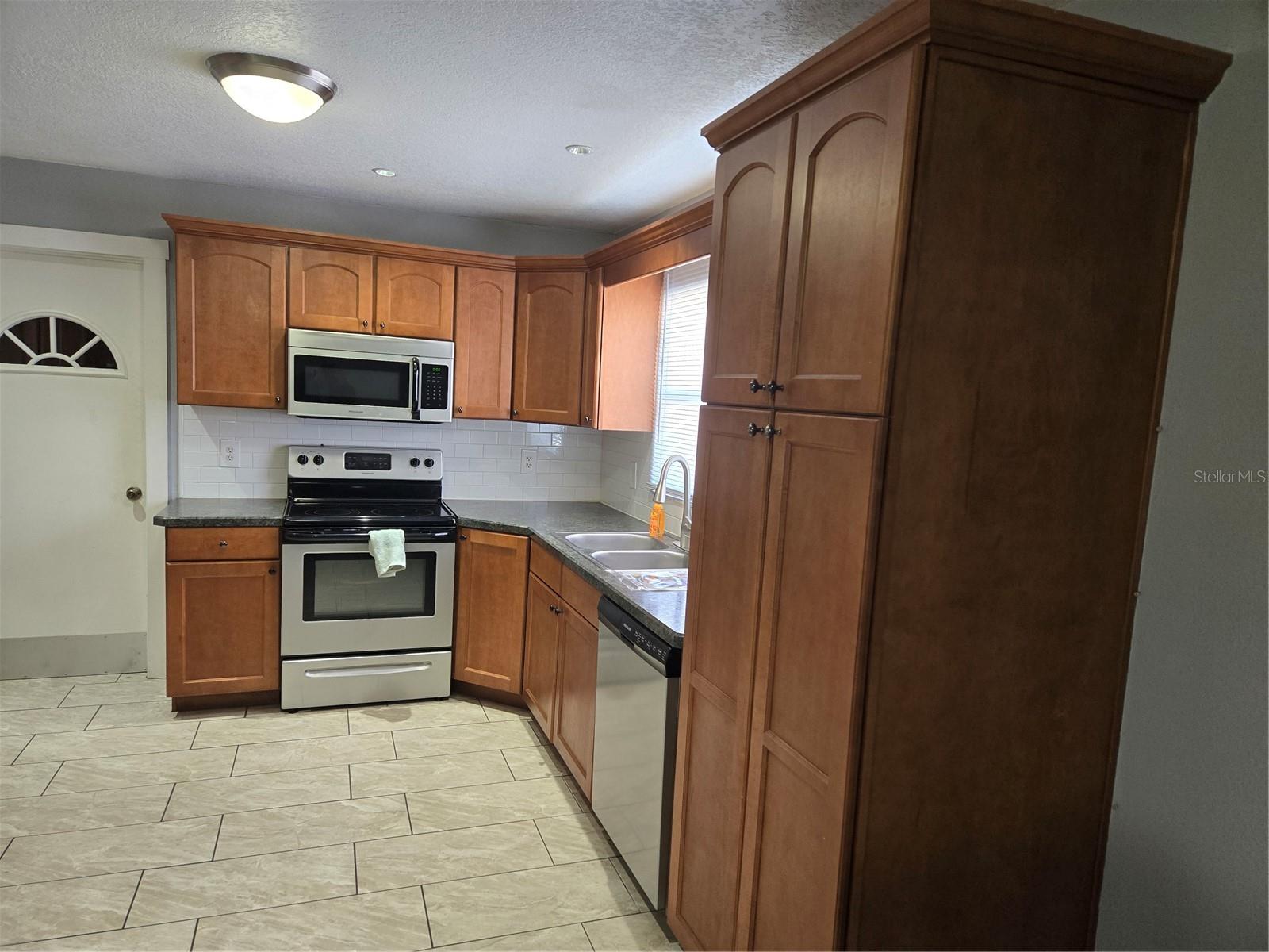 8615 NEWTON DR, PORT RICHEY, FL, 34668