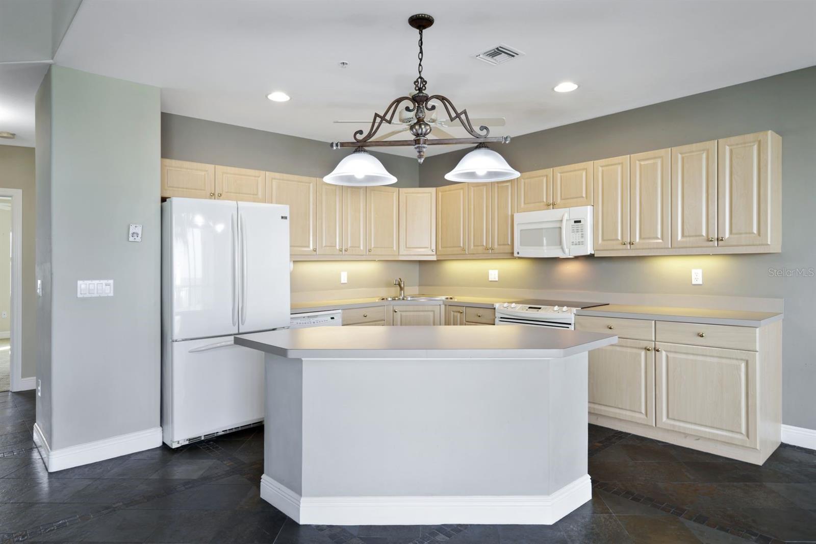 3623 EDGEWOOD AVE, FORT MYERS, FL, 33916