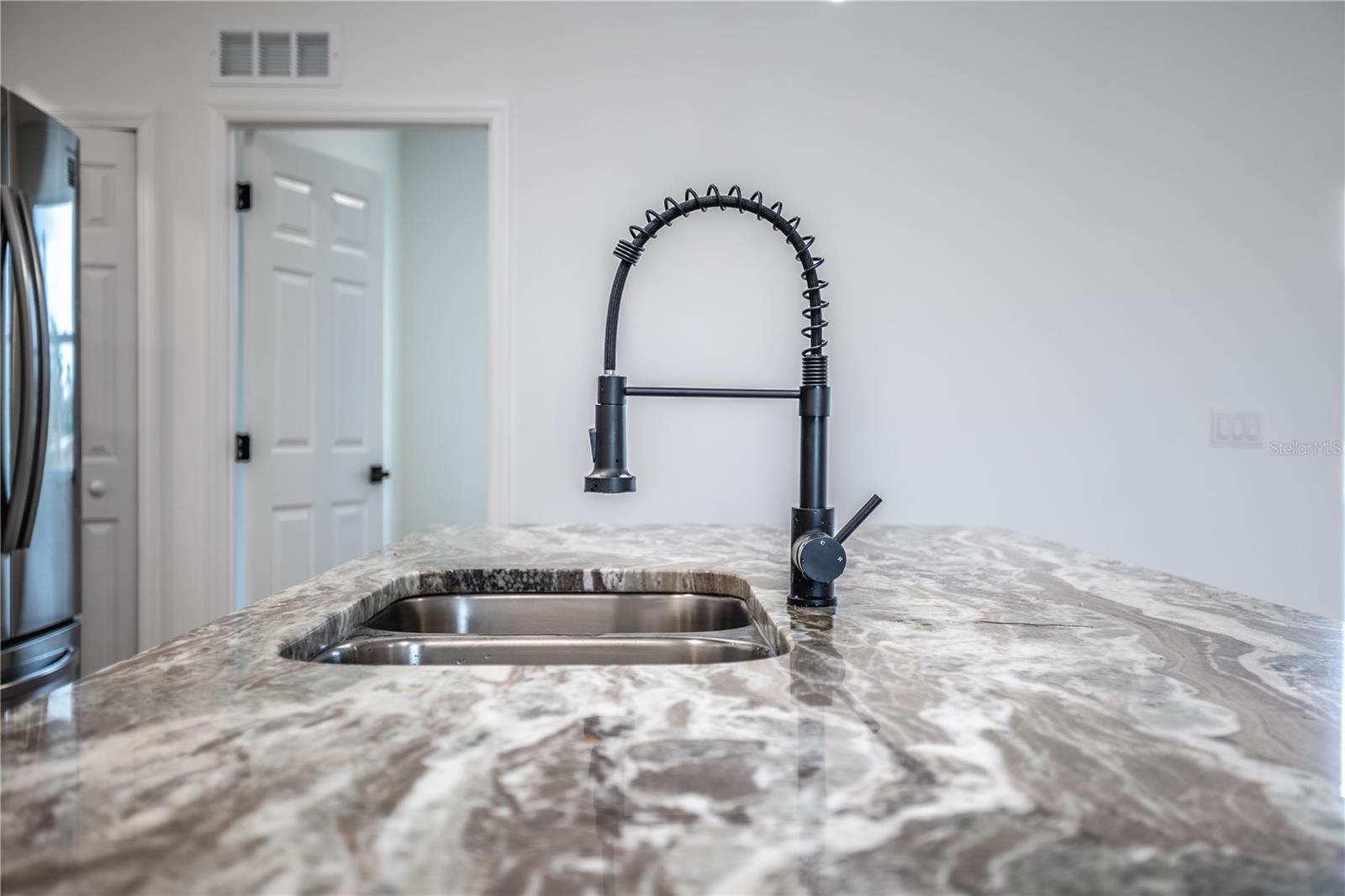 411 ST JOHNS LN, KISSIMMEE, FL, 34759