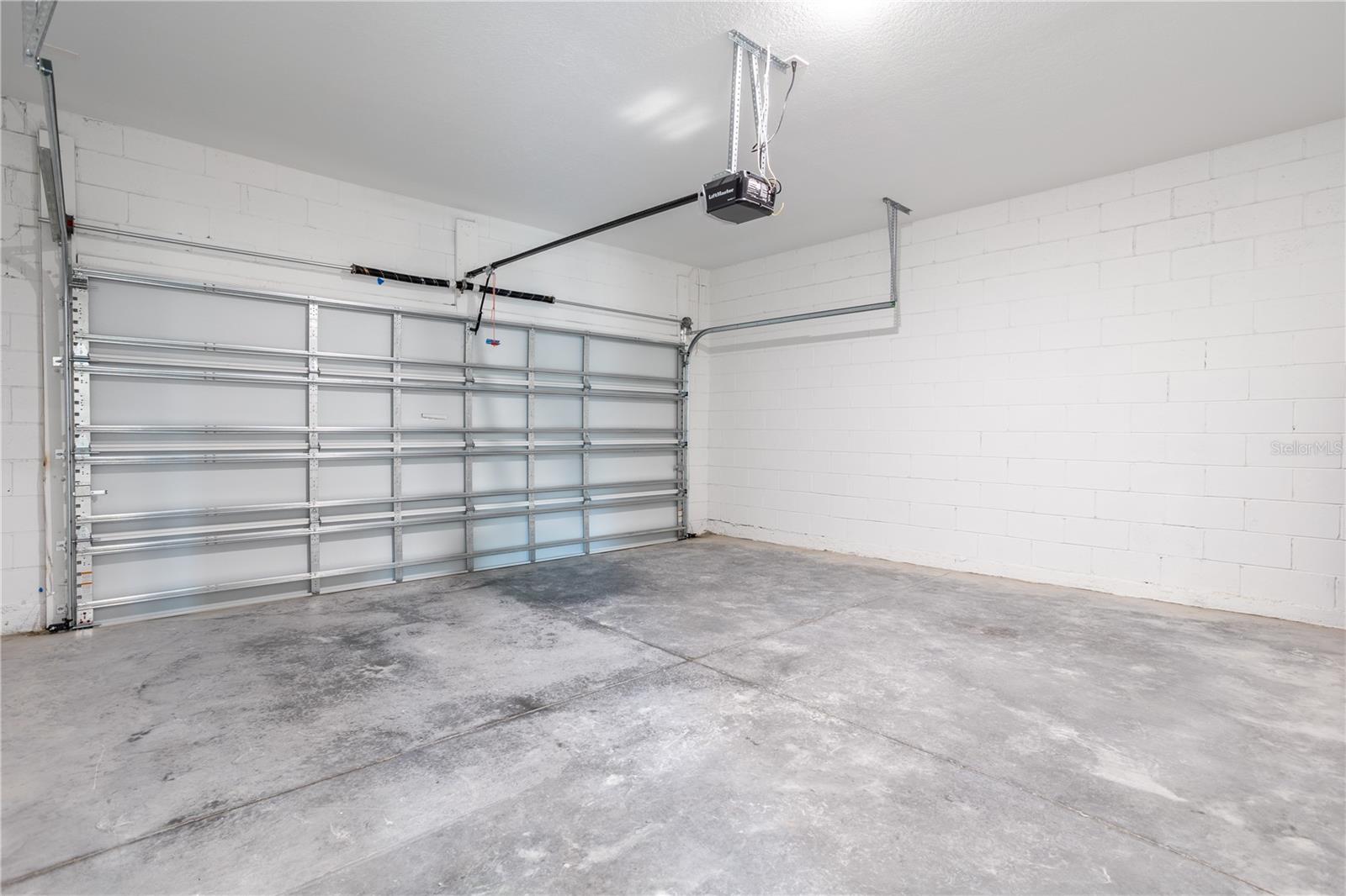 411 ST JOHNS LN, KISSIMMEE, FL, 34759