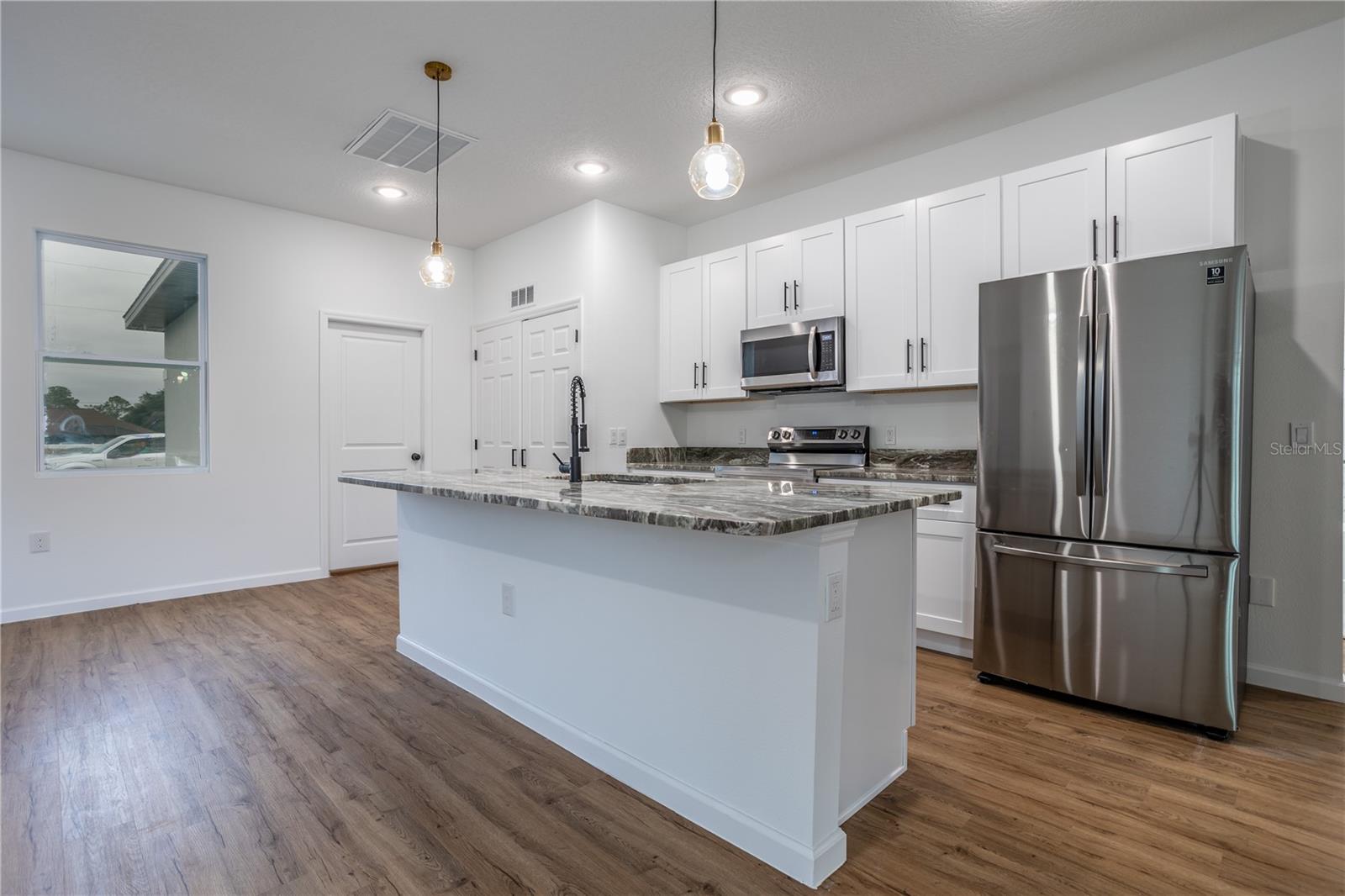 411 ST JOHNS LN, KISSIMMEE, FL, 34759