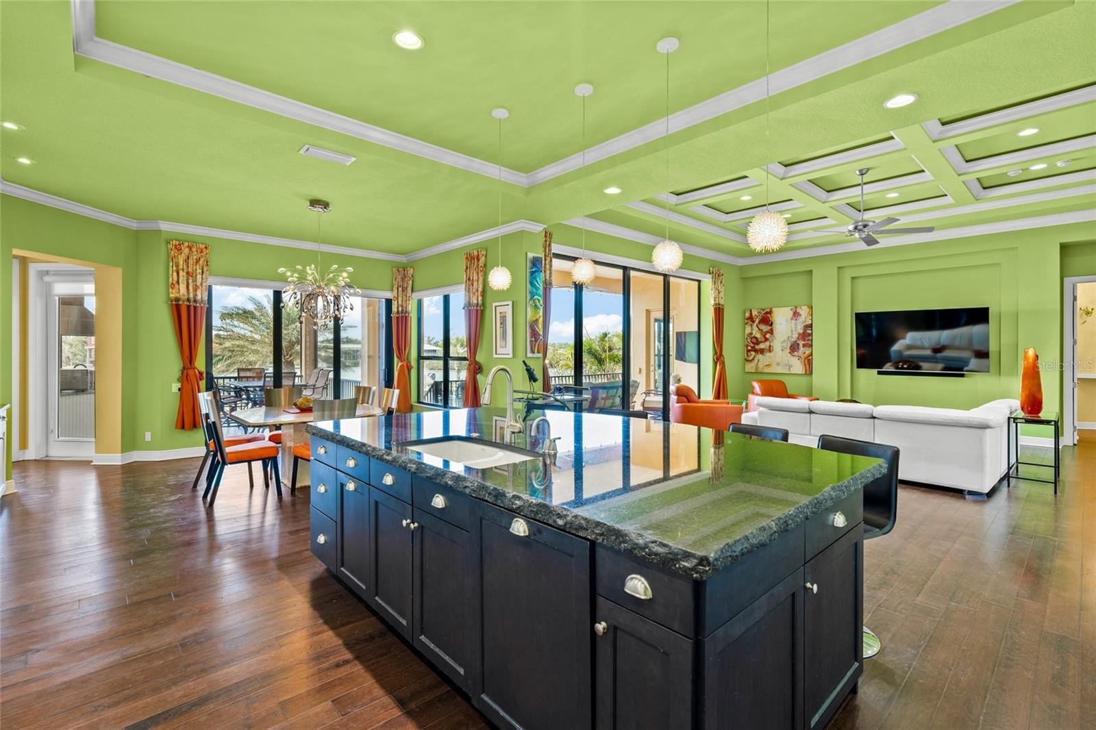 N6137480 Property Photo