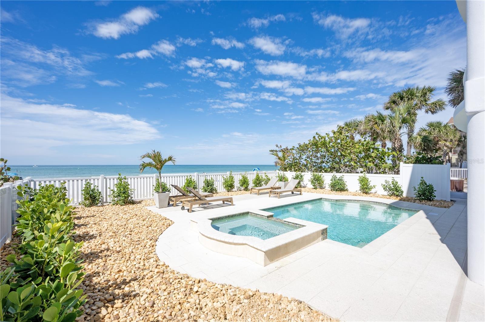 TB8355278 Property Photo