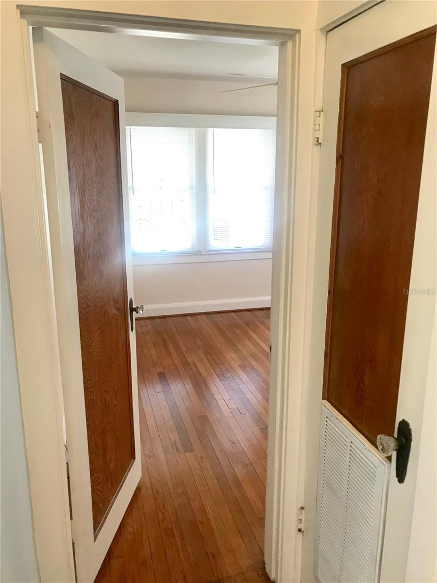 3001 N WOODROW AVE, TAMPA, FL, 33603