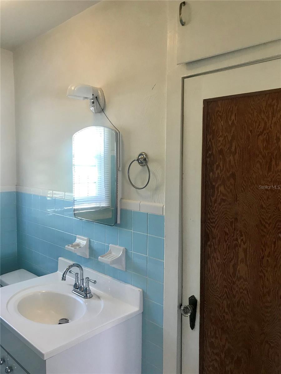 3001 N WOODROW AVE, TAMPA, FL, 33603