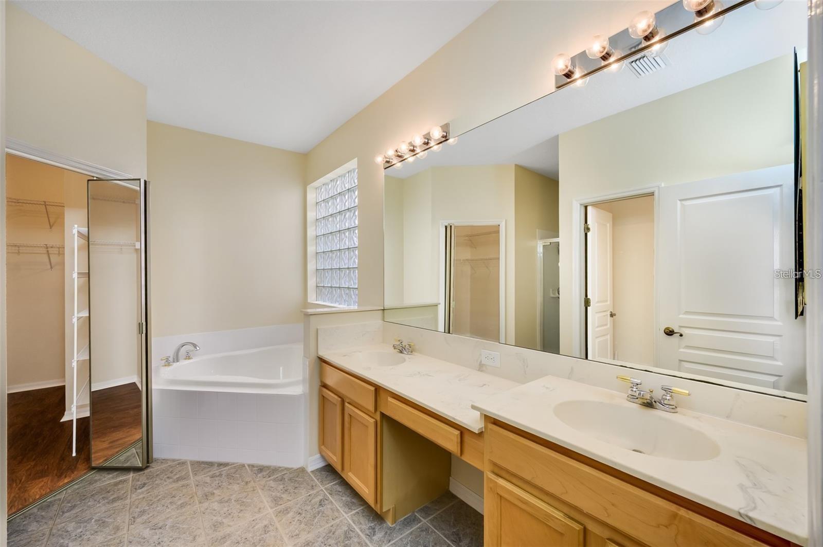 18949 MAISONS DR, LUTZ, FL, 33558