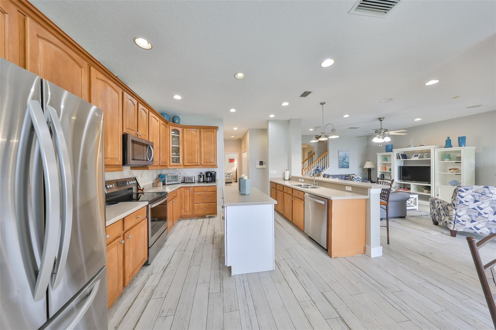 827 SEMINOLE SKY DR, RUSKIN, FL, 33570