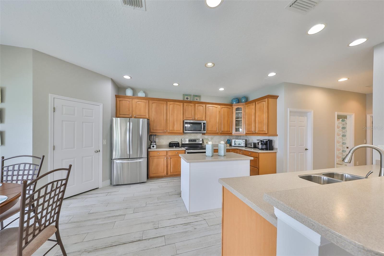 827 SEMINOLE SKY DR, RUSKIN, FL, 33570