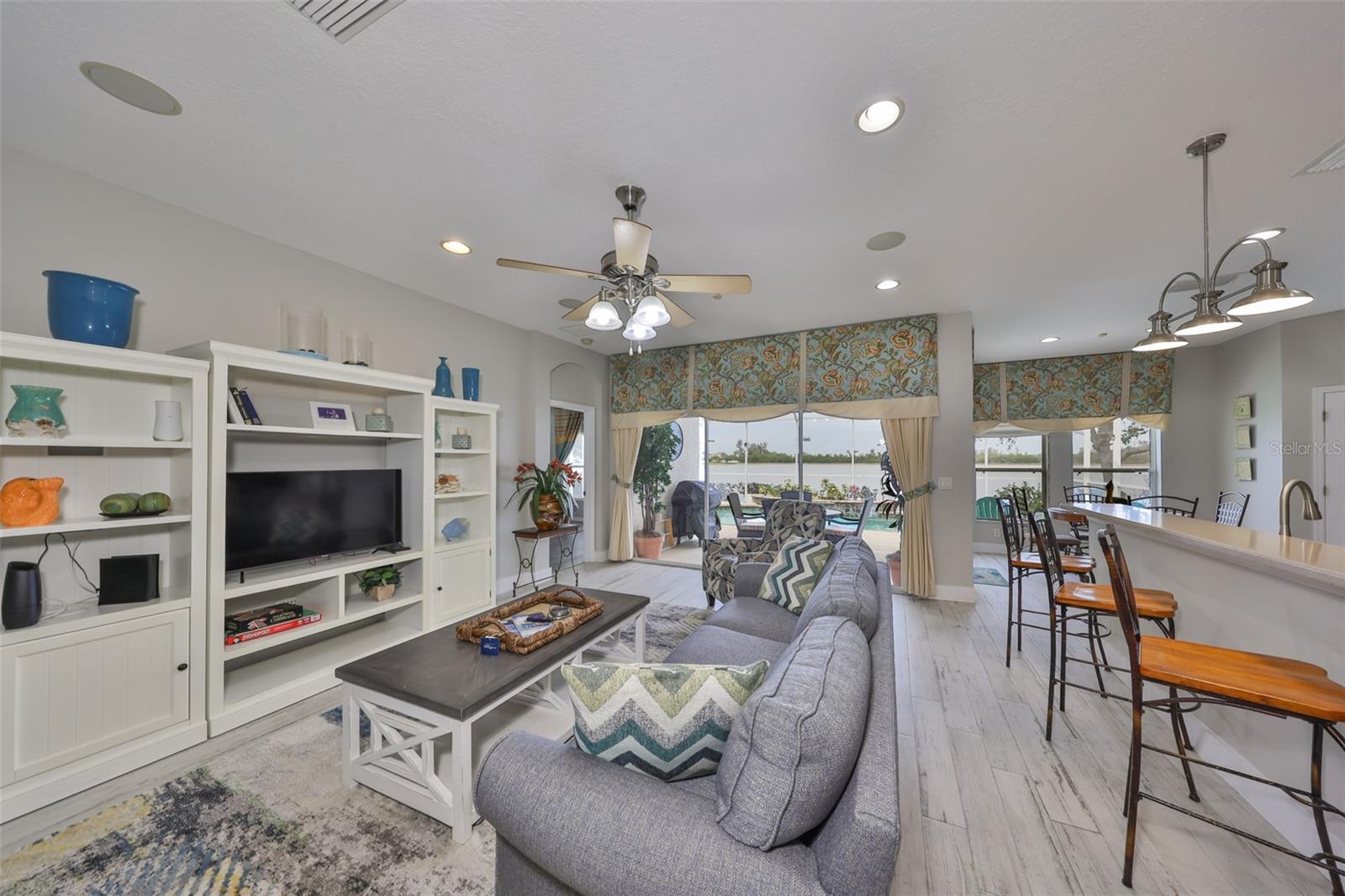 827 SEMINOLE SKY DR, RUSKIN, FL, 33570
