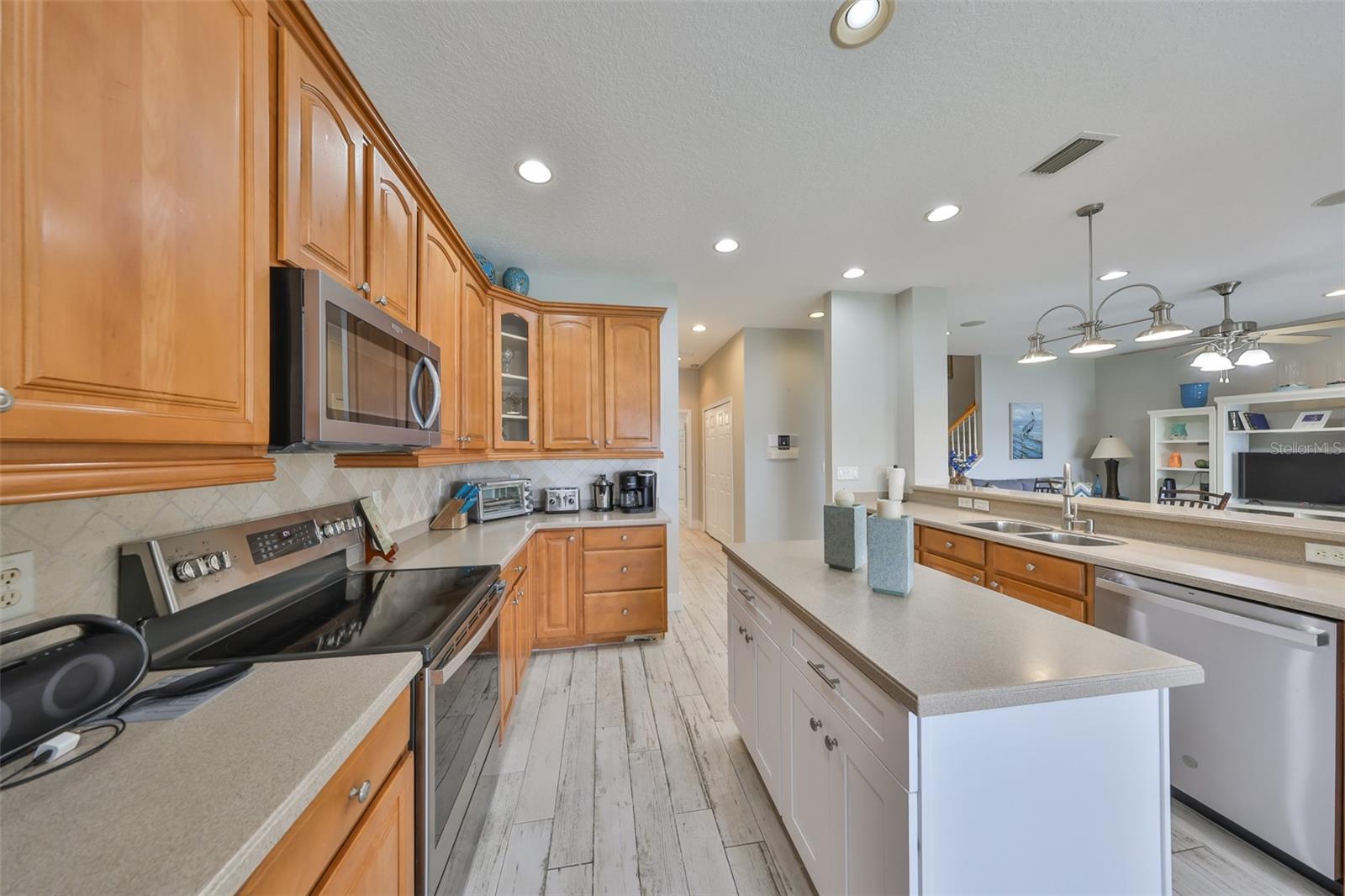 827 SEMINOLE SKY DR, RUSKIN, FL, 33570