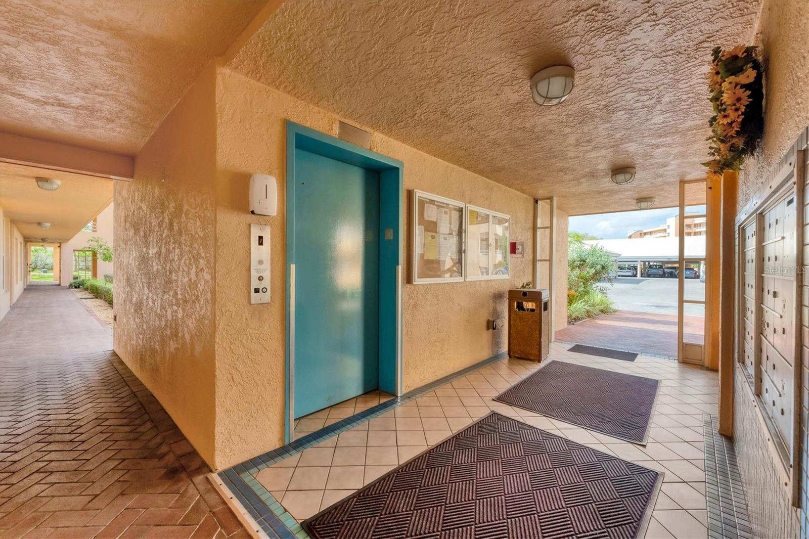 4530 PINEBROOK CIR #208, BRADENTON, FL, 34209