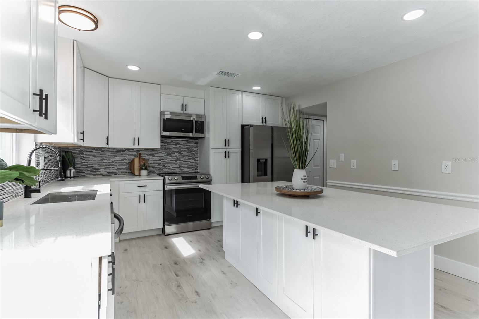 73 LONDON DR, PALM COAST, FL, 32137