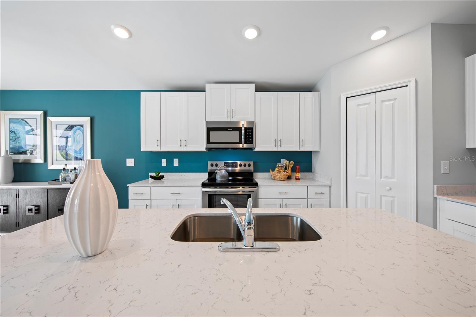 104 LILYAN CT, ROTONDA WEST, FL, 33947