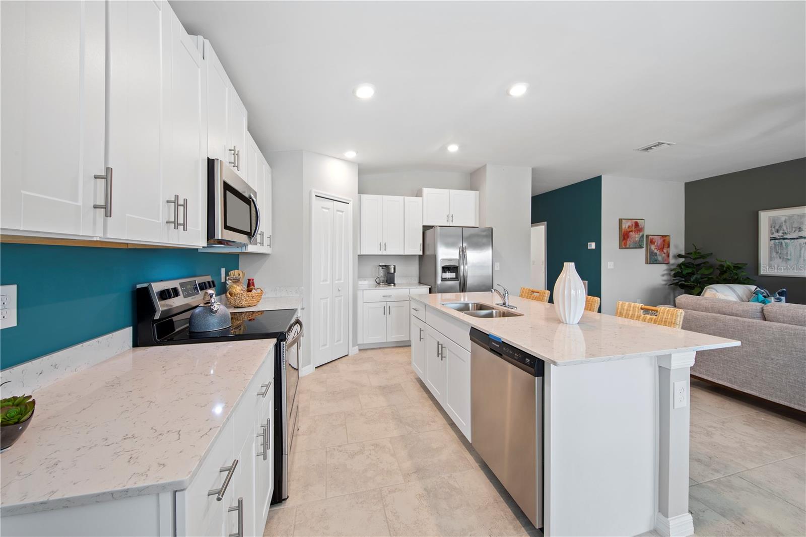 104 LILYAN CT, ROTONDA WEST, FL, 33947