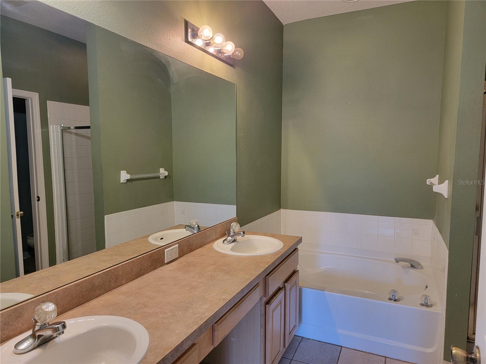 2051 WINTERSET DR, LAKELAND, FL, 33813