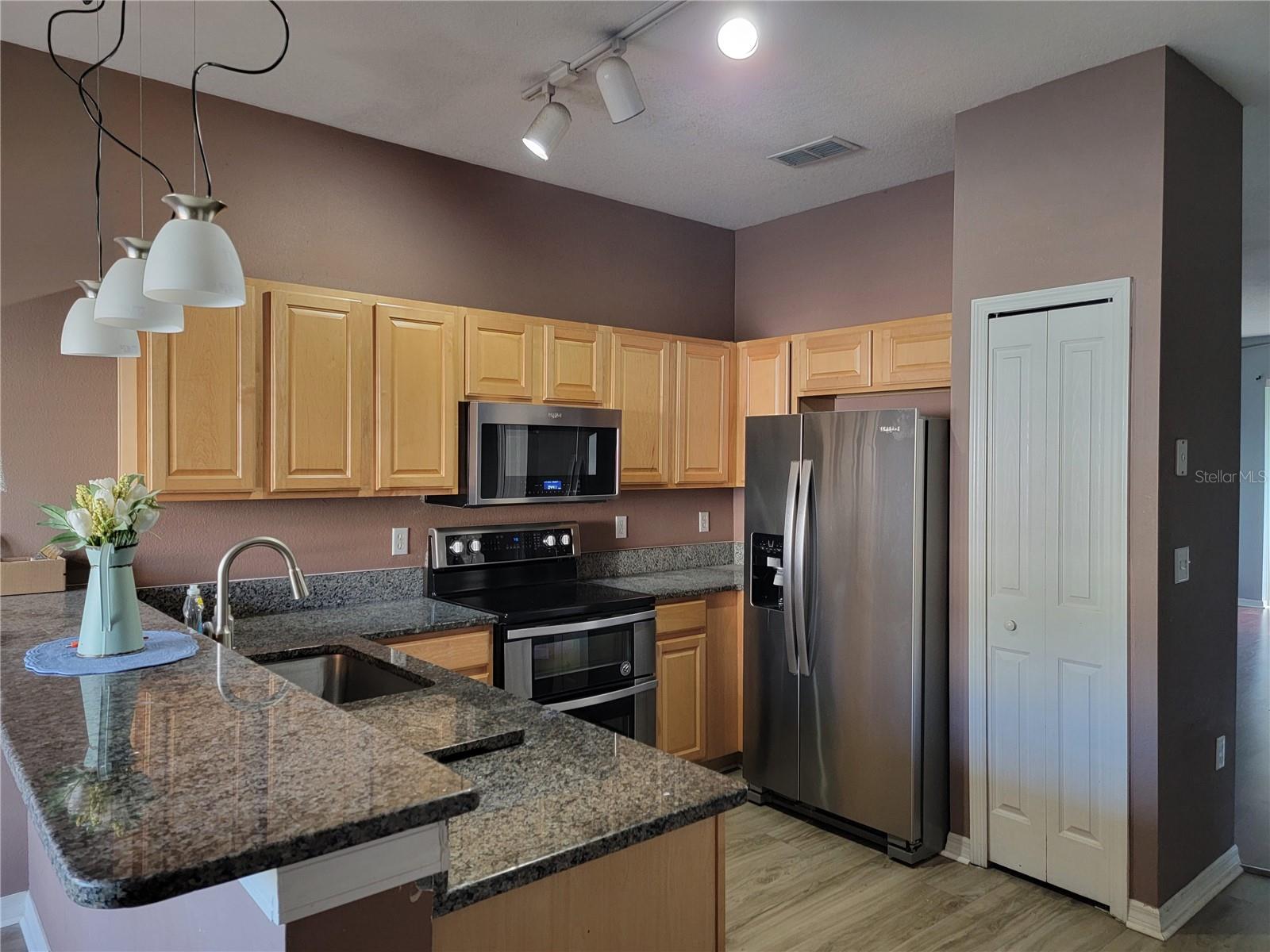 2051 WINTERSET DR, LAKELAND, FL, 33813