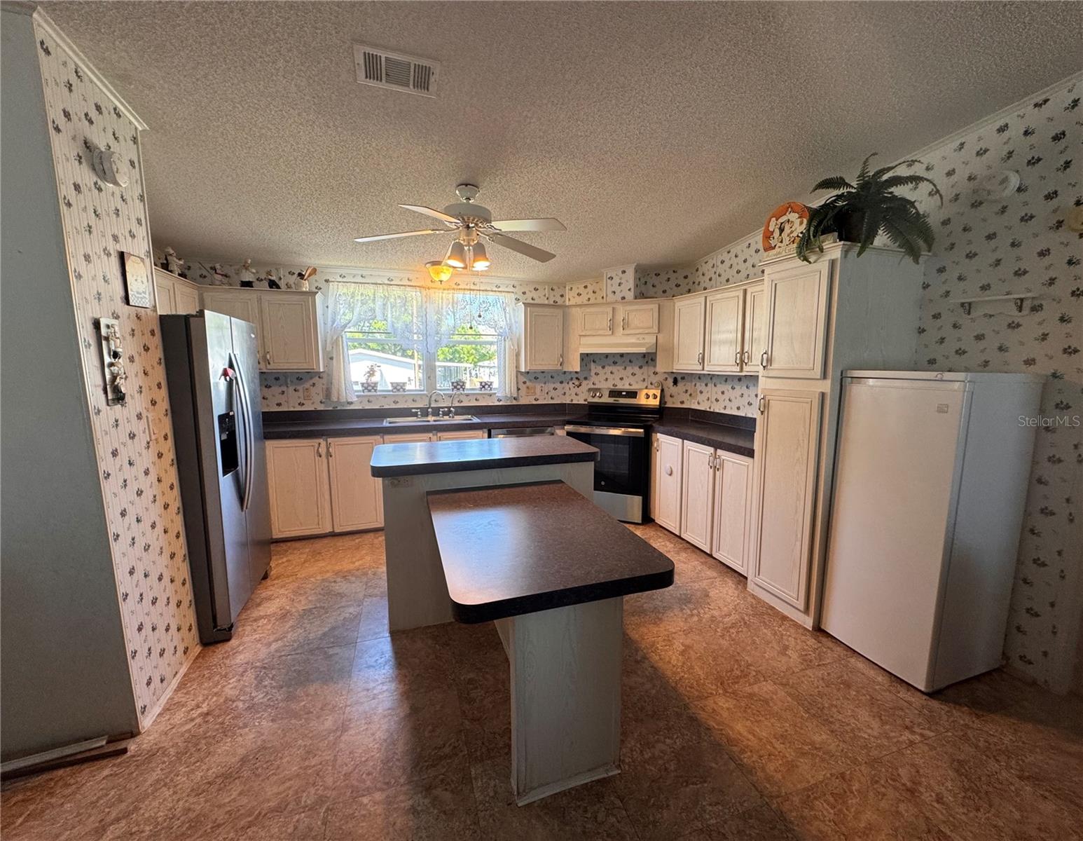 38055 LAWANDA LOOP, ZEPHYRHILLS, FL, 33542