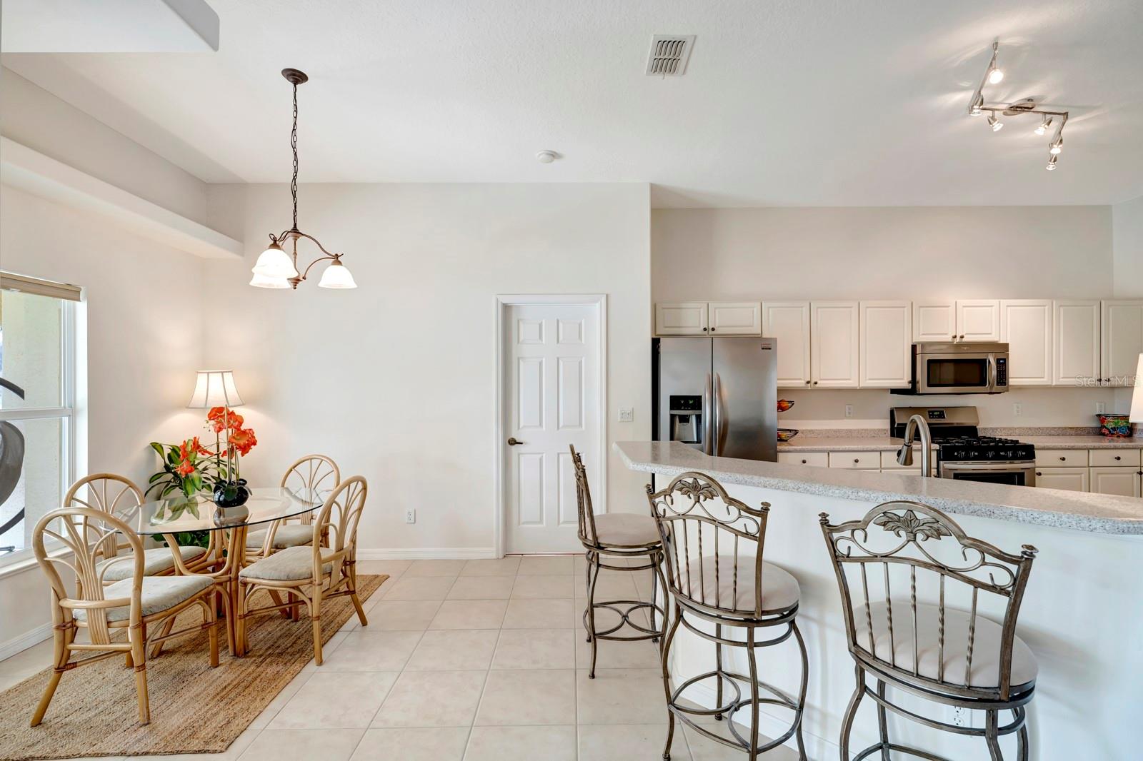 517 S VALENCIA CIR SW, VERO BEACH, FL, 32968