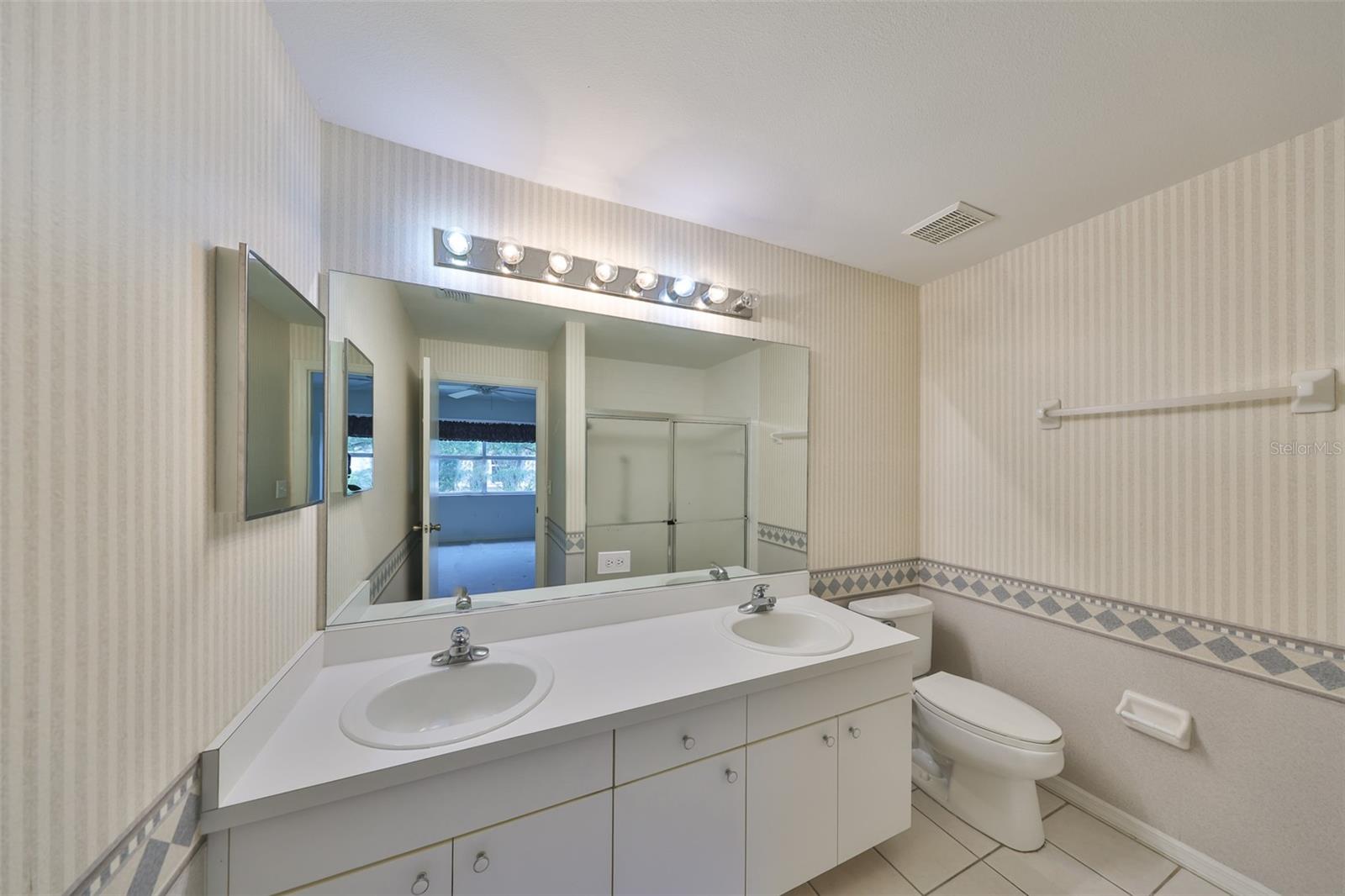 2008 GARDENIA LANDINGS LN, SUN CITY CENTER, FL, 33573