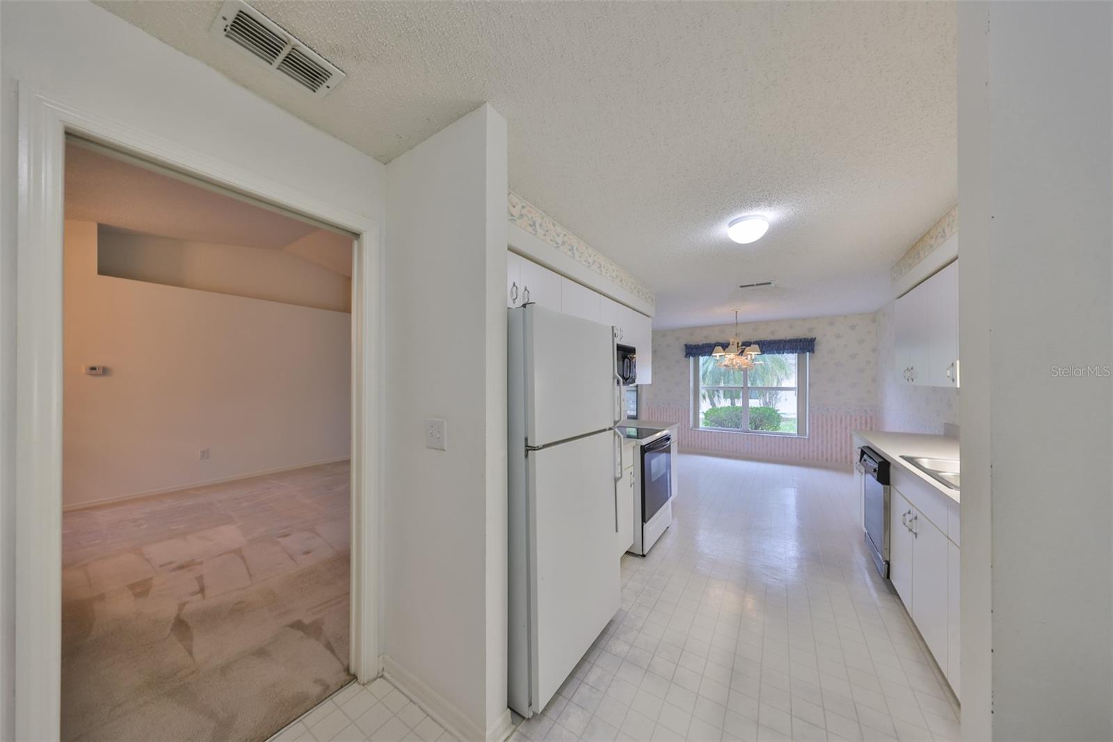 2008 GARDENIA LANDINGS LN, SUN CITY CENTER, FL, 33573