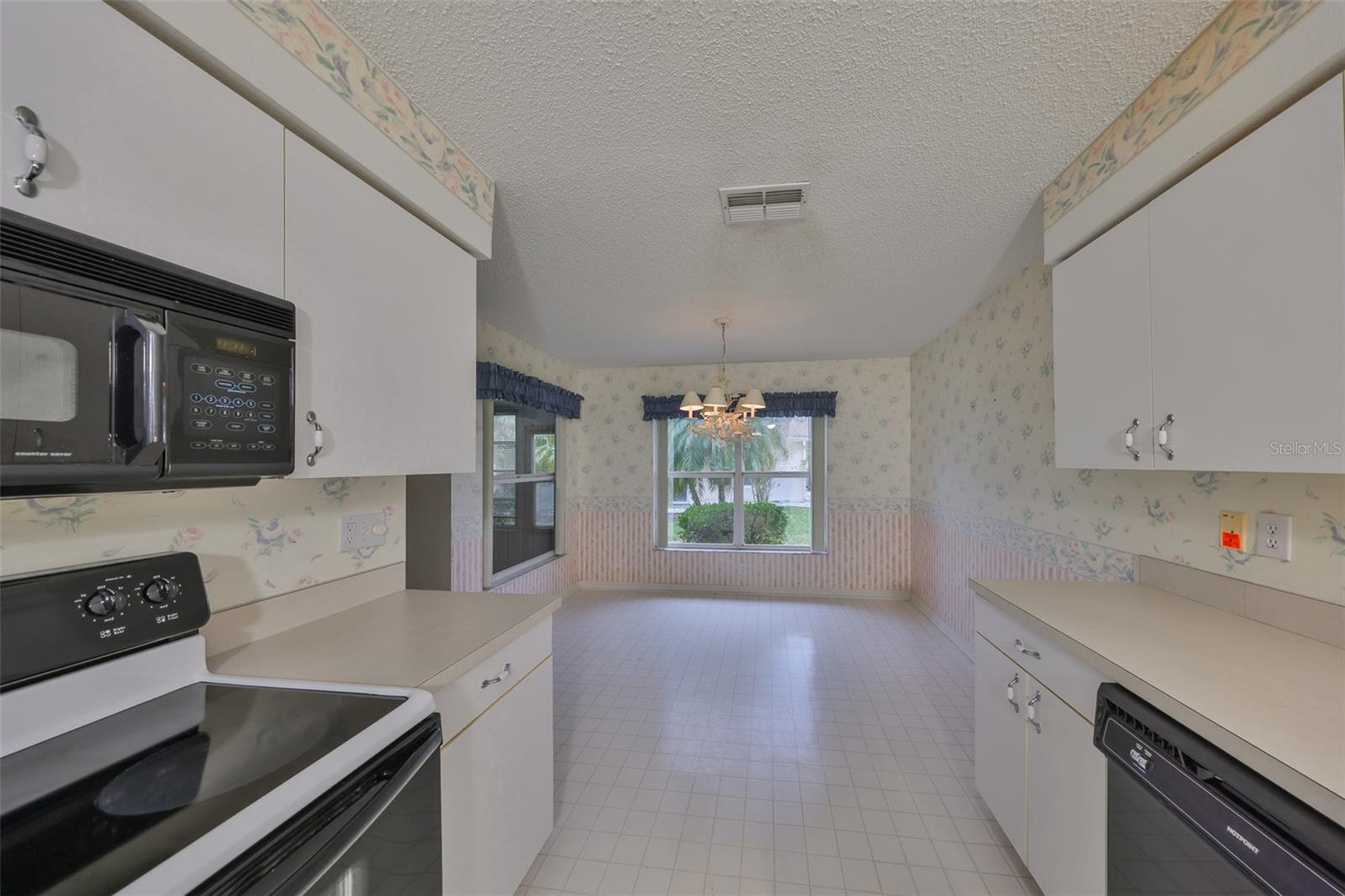 2008 GARDENIA LANDINGS LN, SUN CITY CENTER, FL, 33573