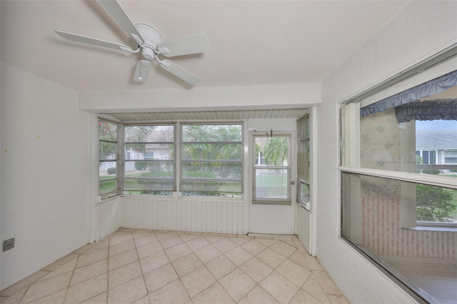 2008 GARDENIA LANDINGS LN, SUN CITY CENTER, FL, 33573