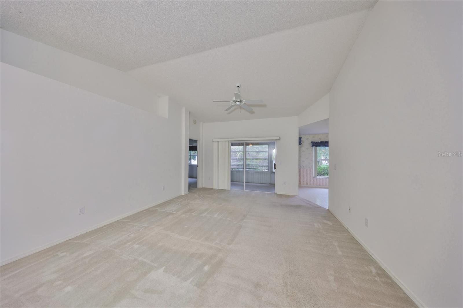 2008 GARDENIA LANDINGS LN, SUN CITY CENTER, FL, 33573