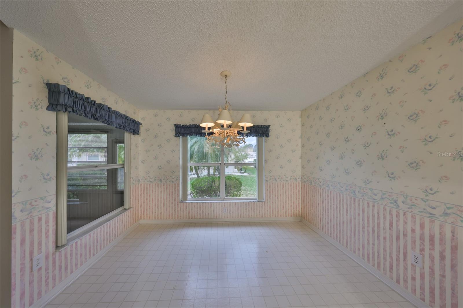 2008 GARDENIA LANDINGS LN, SUN CITY CENTER, FL, 33573