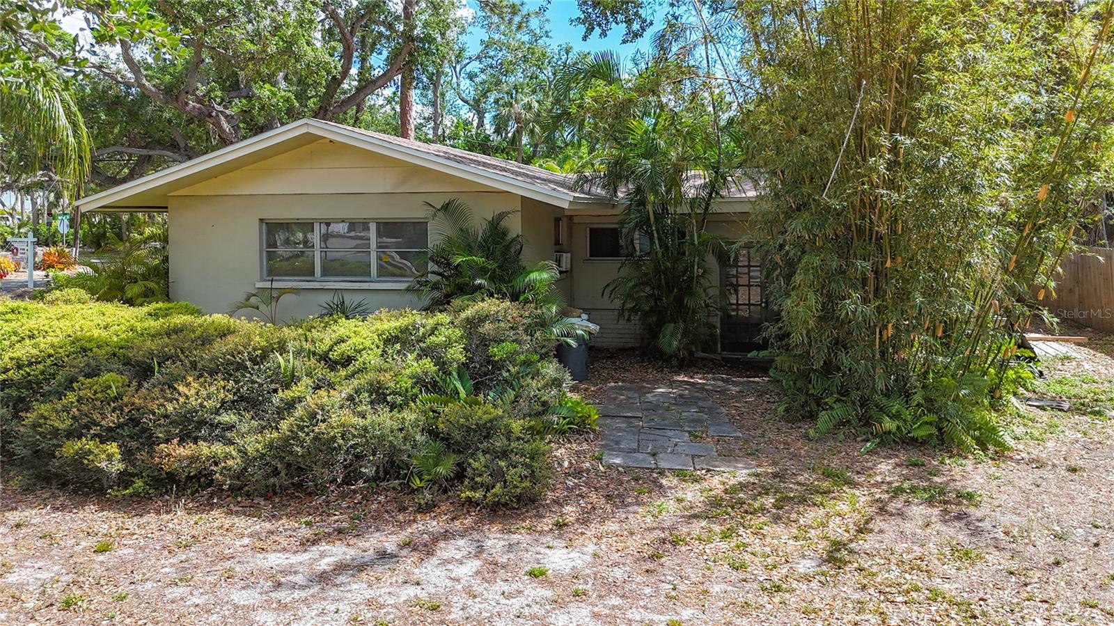 780 INDIAN BEACH CIR, SARASOTA, FL, 34234