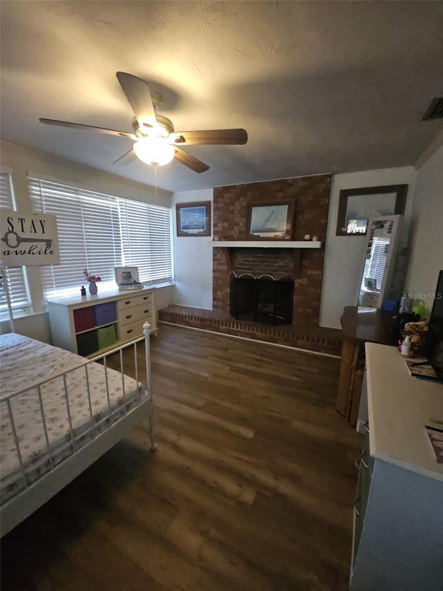 908 WOODLEY RD, CLEARWATER, FL, 33764