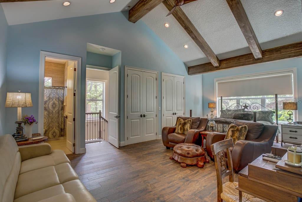 O6284922 Property Photo