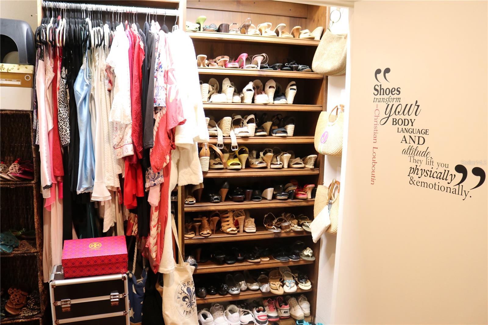 O6284922 Property Photo