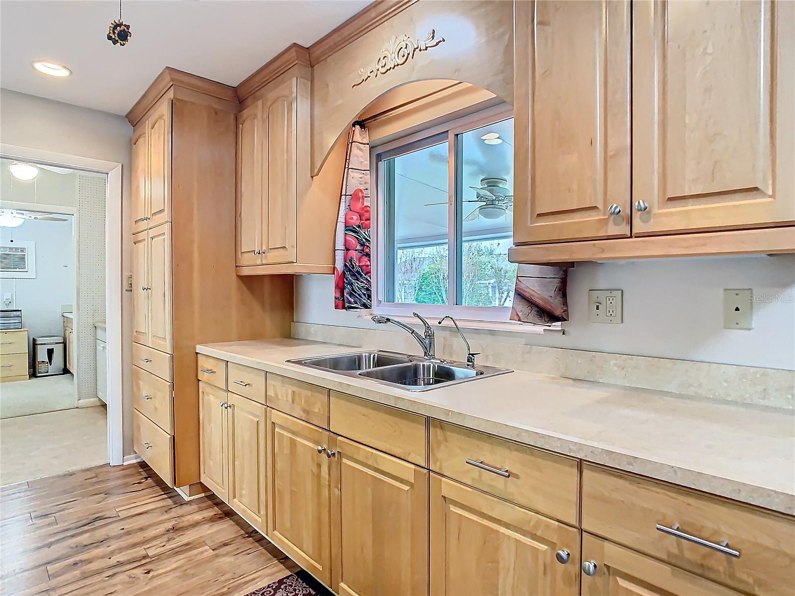 835 OAKMONT AVE, SUN CITY CENTER, FL, 33573