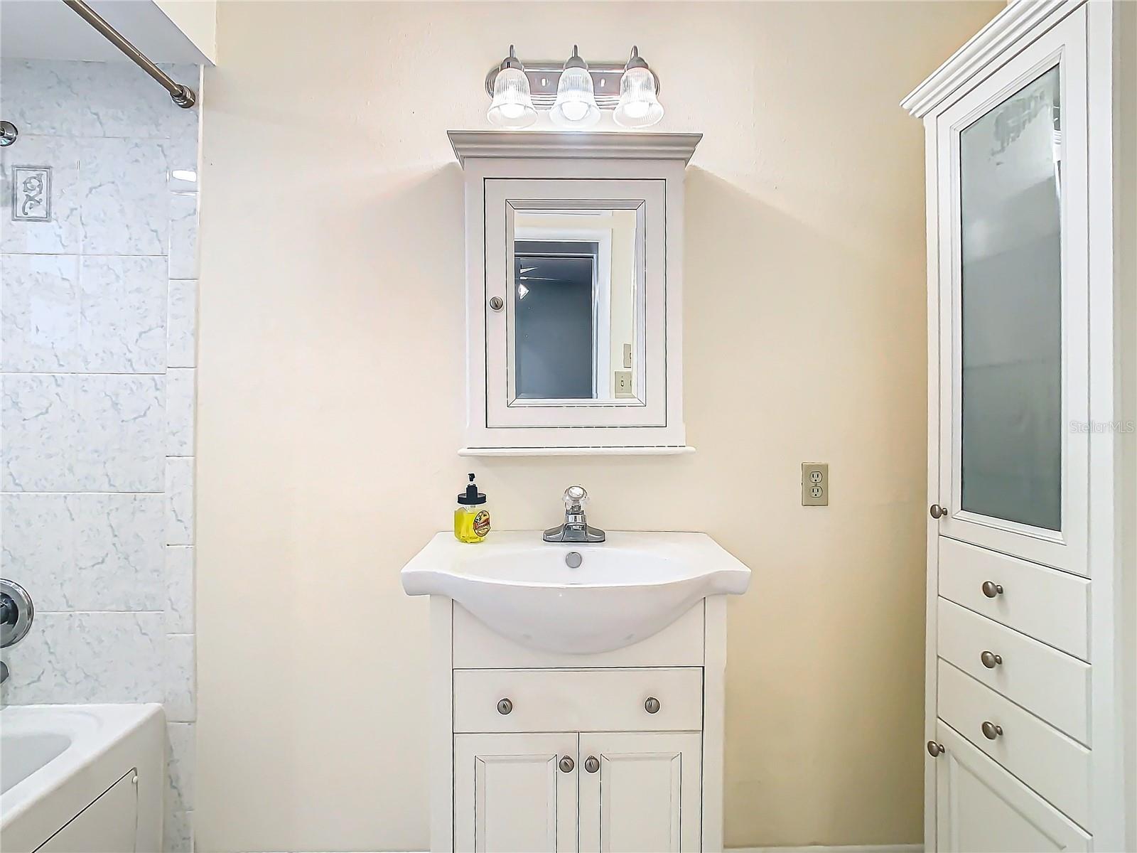 835 OAKMONT AVE, SUN CITY CENTER, FL, 33573