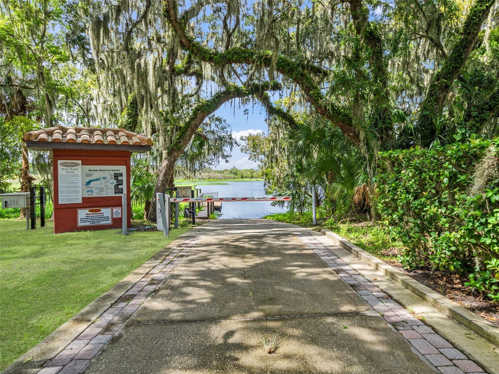 281 ANCONA AVE, DEBARY, FL, 32713