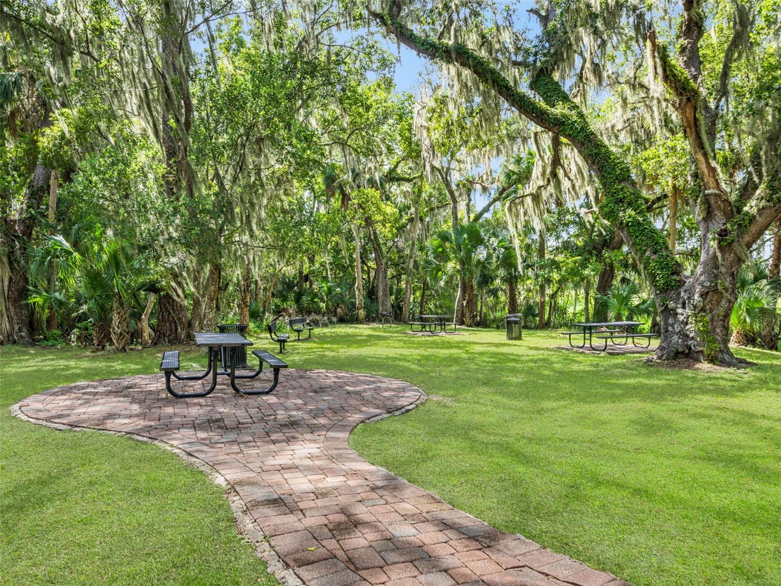 281 ANCONA AVE, DEBARY, FL, 32713