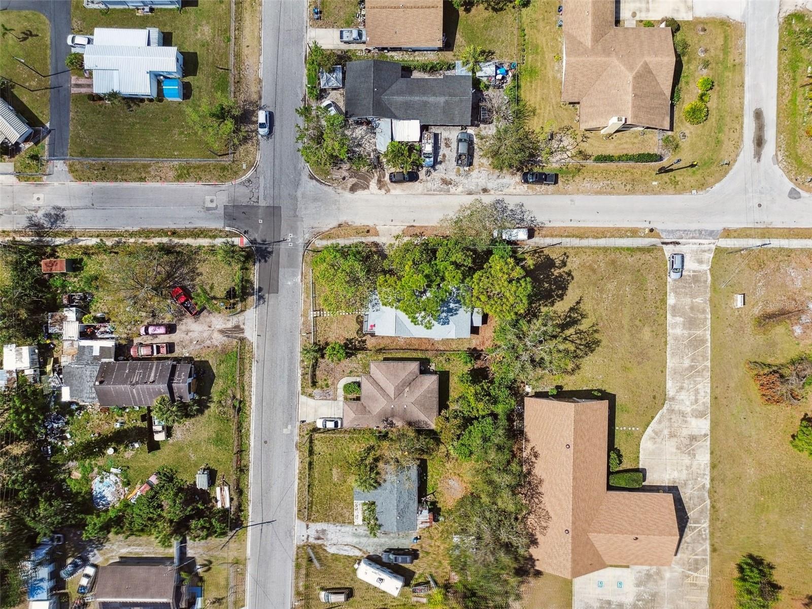 701 37TH AVENUE DR E, BRADENTON, FL, 34208