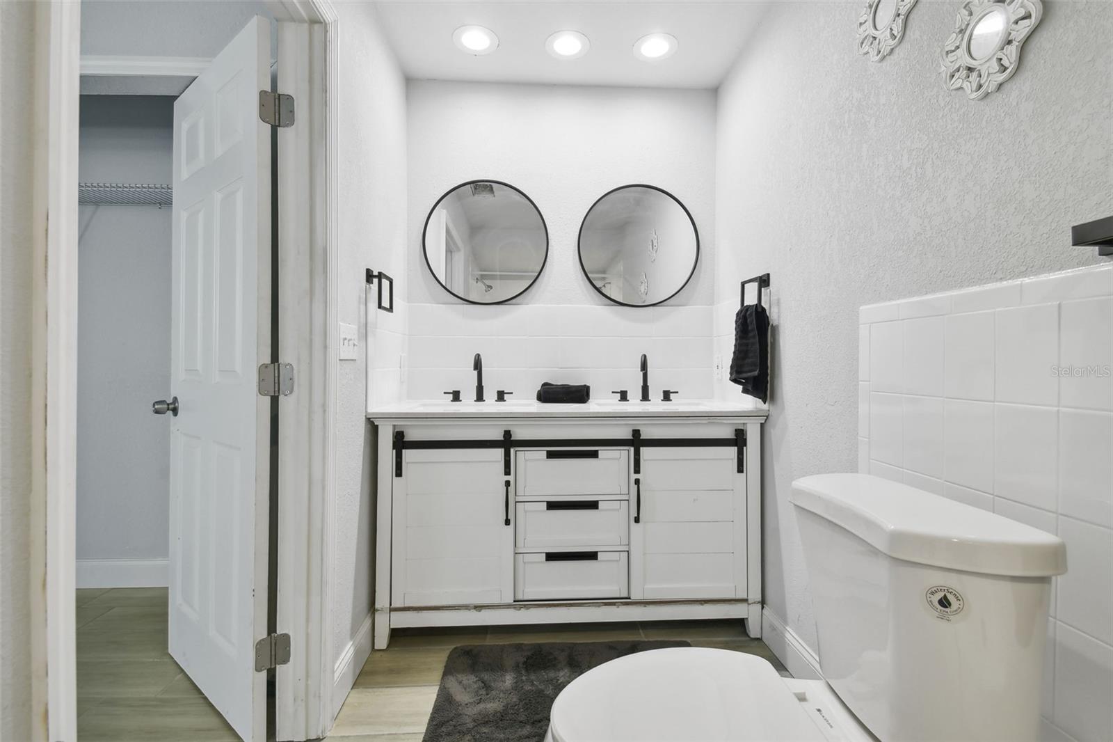 701 37TH AVENUE DR E, BRADENTON, FL, 34208