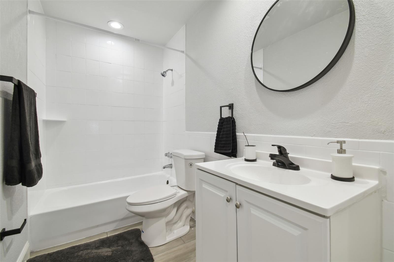 701 37TH AVENUE DR E, BRADENTON, FL, 34208