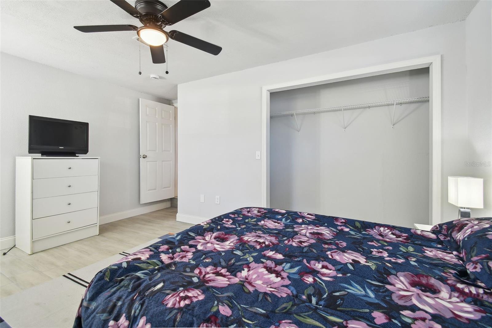 701 37TH AVENUE DR E, BRADENTON, FL, 34208