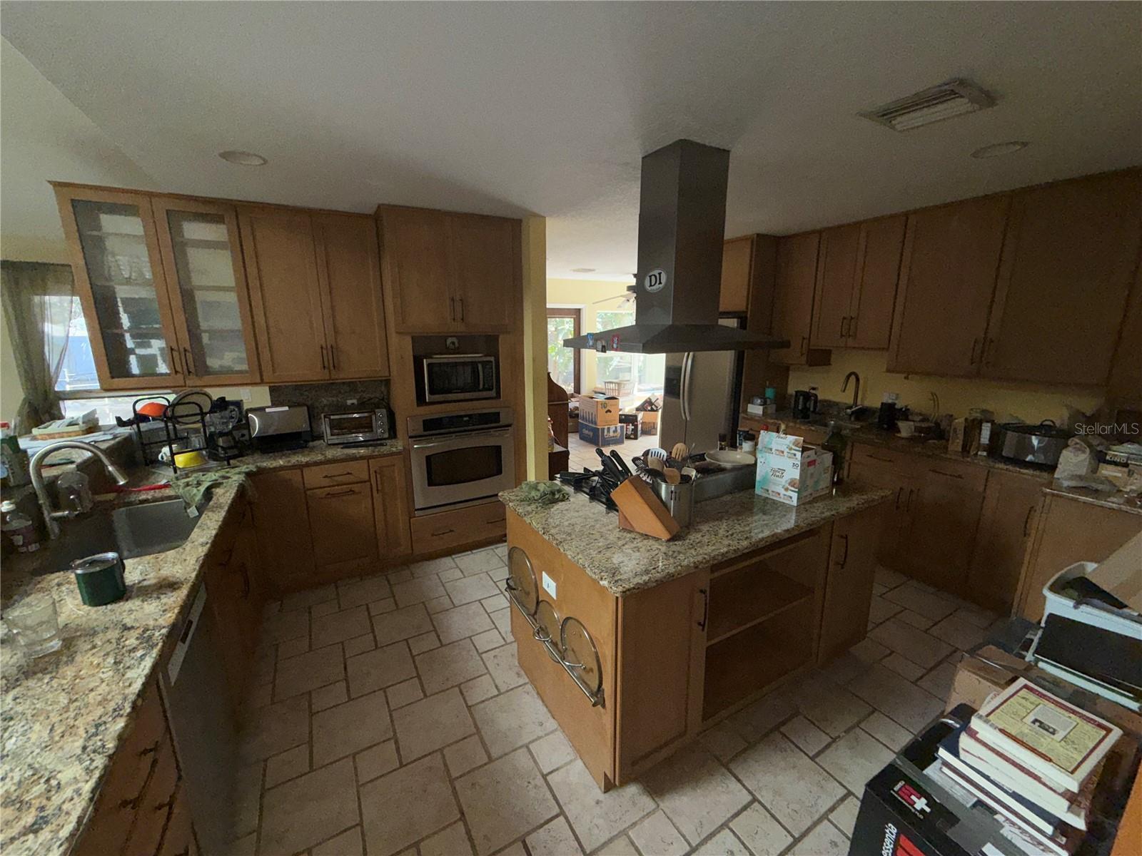 471 W DAVIS BLVD, TAMPA, FL, 33606