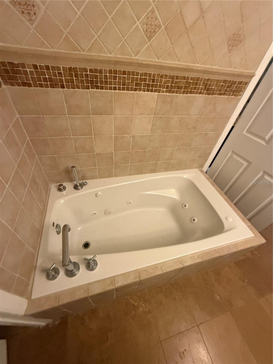 471 W DAVIS BLVD, TAMPA, FL, 33606
